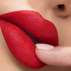 Kylie Cosmetics Lip Kit In Shade Red Velvet NIB